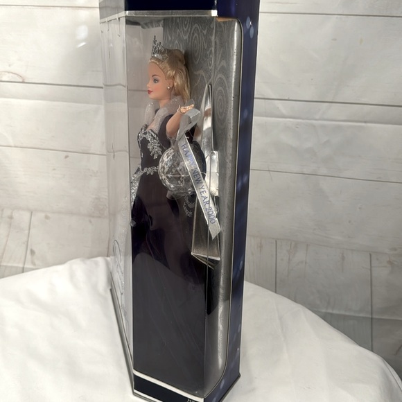 Barbie Special Millennium 2000 Edition Collectible Keepsake Doll - Picture 2 of 10